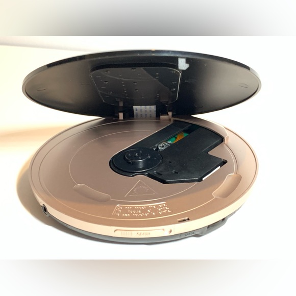 HOTT CD711T - Black - Portable Bluetooth CD PlayeR - Picture 6 of 6